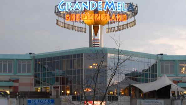 Centro Commerciale La Grande Mela vicino al Lago di Garda