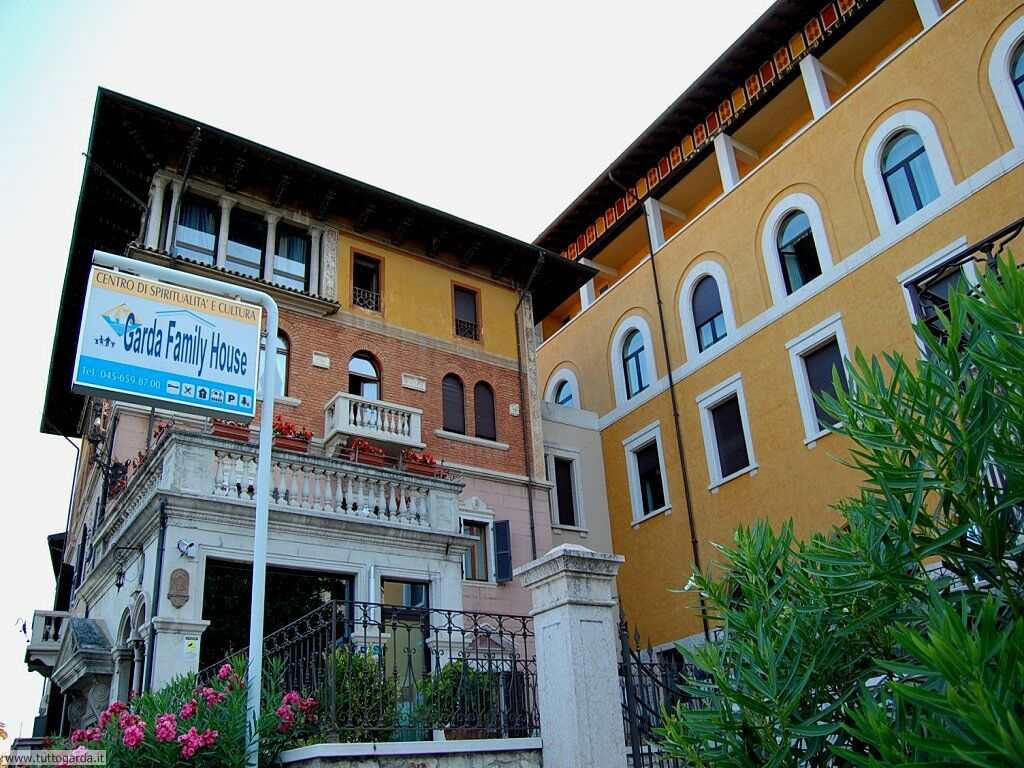 Castelletto di Brenzone Garda Family House