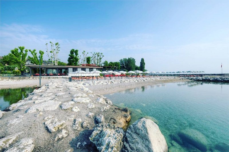 Desenzano del Garda (BS): Spiaggia libera Desenzanino