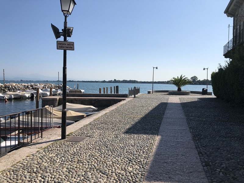 Passeggiata sul lungolago da Rivoltella a Desenzano del Garda (BS)