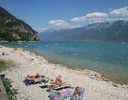 Gargnano: foto spiaggia Le Fontanelle