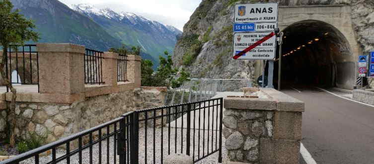 Inizio della pista ciclabile del Garda a Limone sul Garda