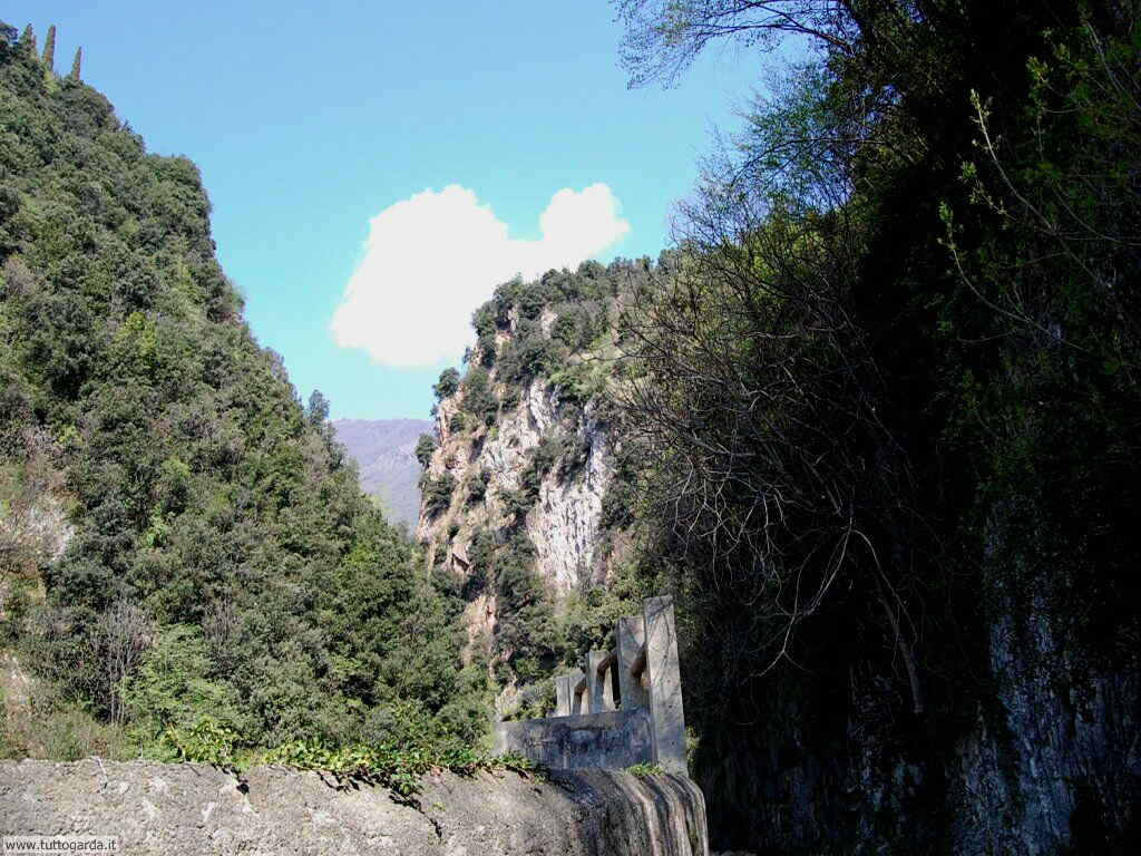 Valle delle cartiere 250