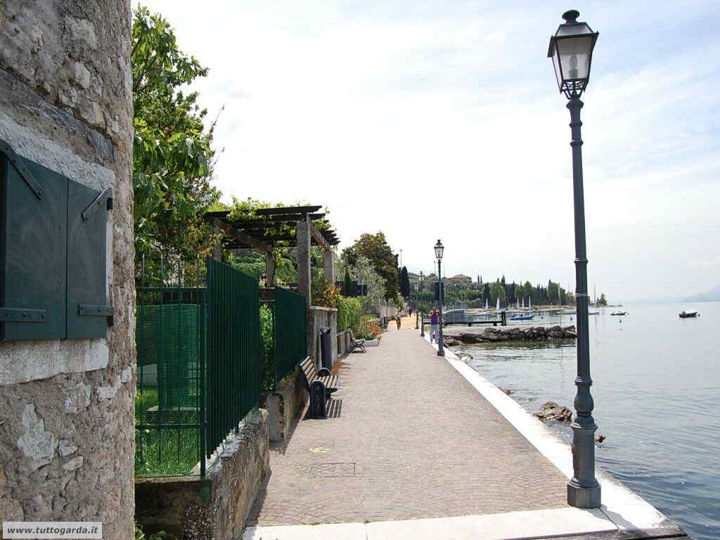 Lungolago di Cassone (VR) 