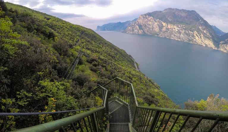 Scalinata Busatte - Tempesta: una passeggiata da non perdere a Nago Torbole (TN)