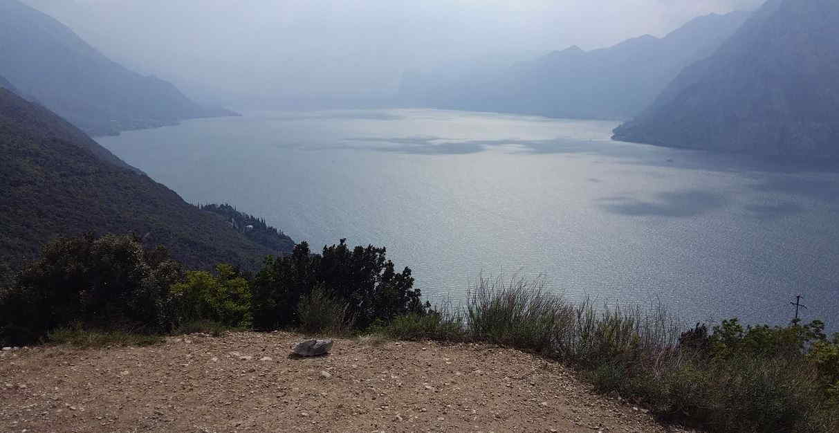 Panorama dalla passeggiata busatte tempesta