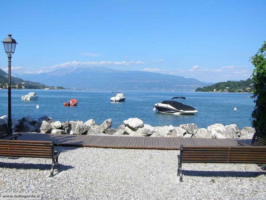 Spiaggia libera a Salò (BS)