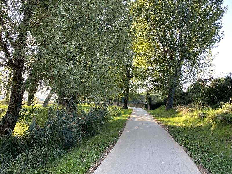 Passeggiata lungolago di Lugana Sirmione (BS)