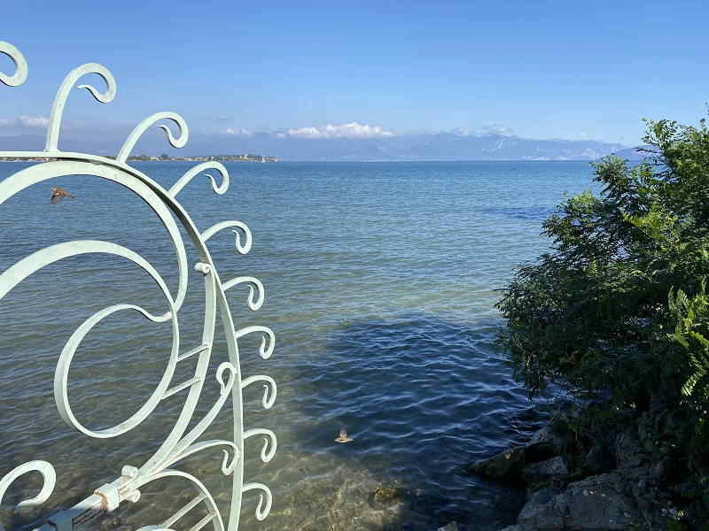 Passeggiata lungolago di Lugana: bar La Fenice